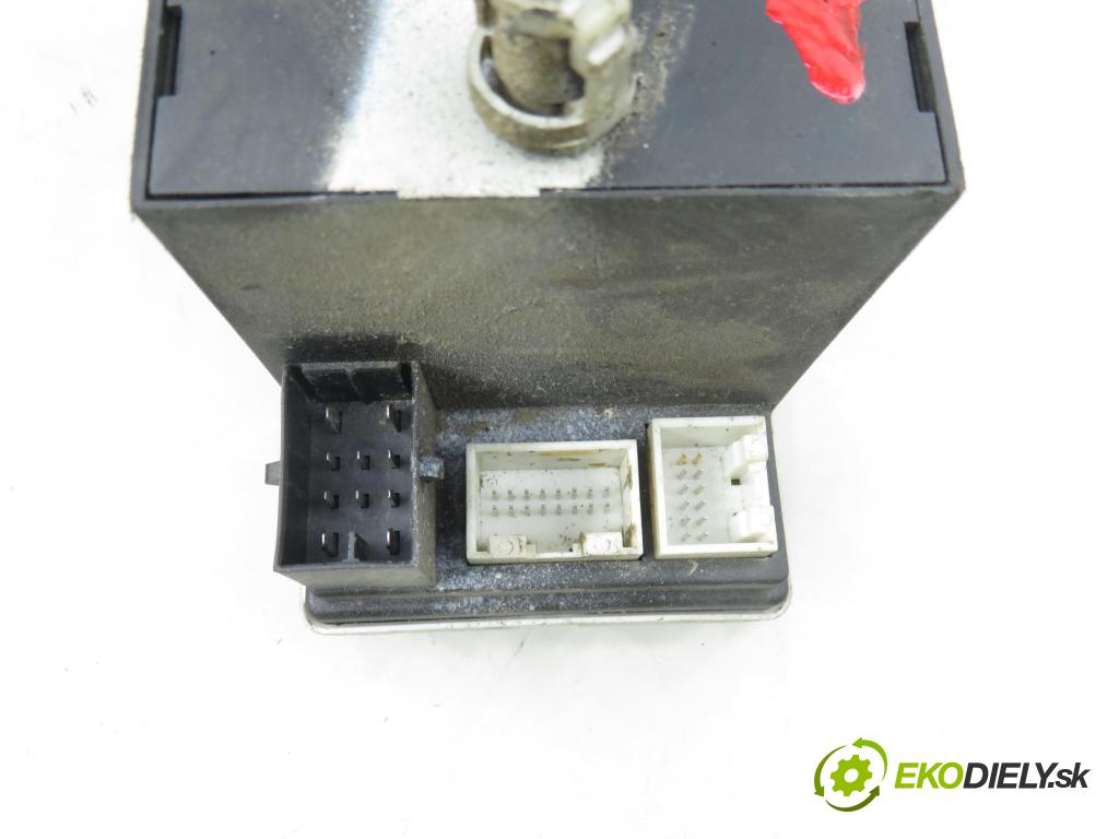 SEAT LEON (1M1) HB 2002 77,00 1.6 16 V - AZD 1598,00 pumpa zámku centrálneho 8L0862257A