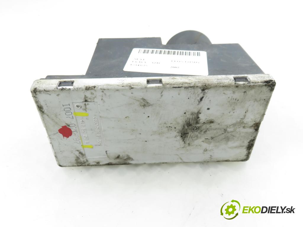 SEAT LEON (1M1) HB 2002 77,00 1.6 16 V - AZD 1598,00 pumpa zámku centrálneho 8L0862257A