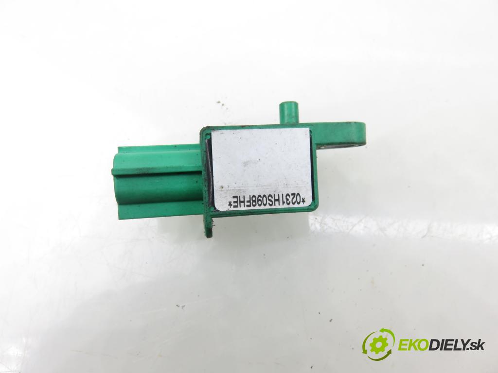 VW GOLF V (1K1) HB 2005 77,00 1.9 TDI - BXE 1896,00 Snímač nárazu 1K0909606 ; 5WK43273 (Snímač nárazu)