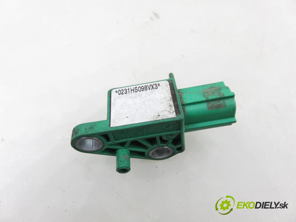 VW GOLF V (1K1) HB 2005 77,00 1.9 TDI - BXE 1896,00 snímač nárazu 1K0909606 ; 5WK43273 (Snímač nárazu)