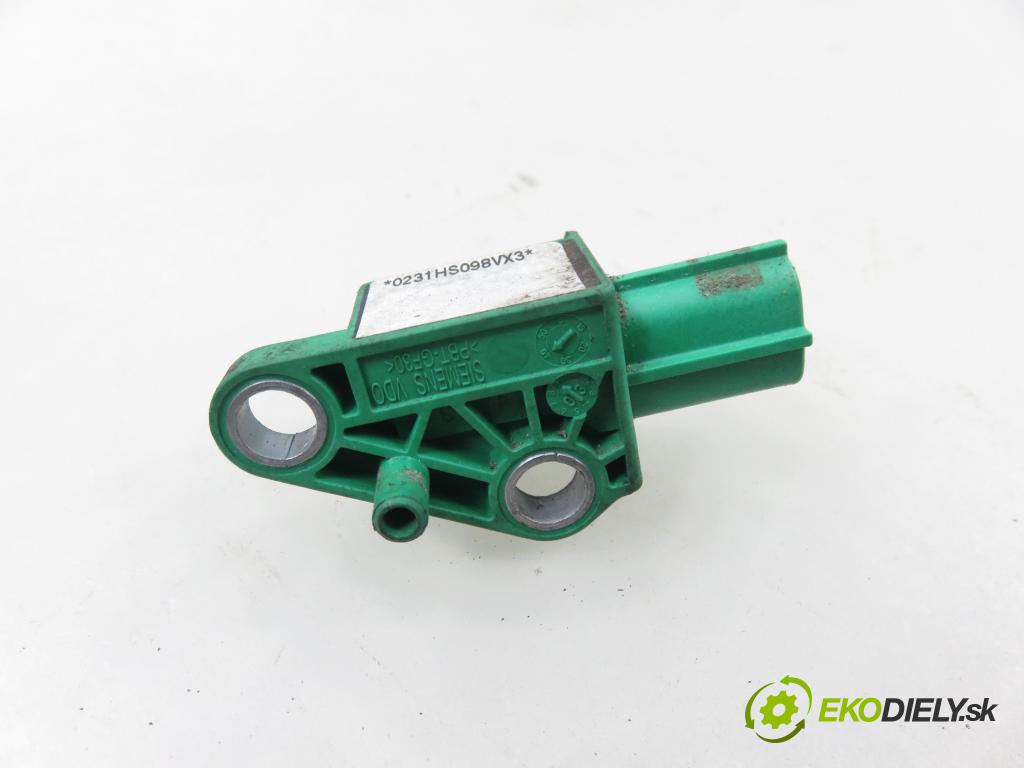 VW GOLF V (1K1) HB 2005 77,00 1.9 TDI - BXE 1896,00 snímač nárazu 1K0909606 ; 5WK43273 (Snímač nárazu)