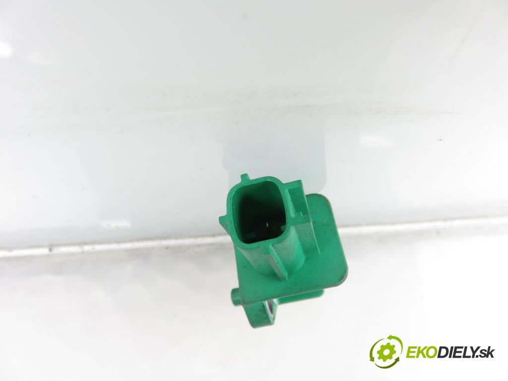 VW GOLF V (1K1) HB 2005 77,00 1.9 TDI - BXE 1896,00 snímač nárazu 1K0909606 ; 5WK43273 (Snímač nárazu)