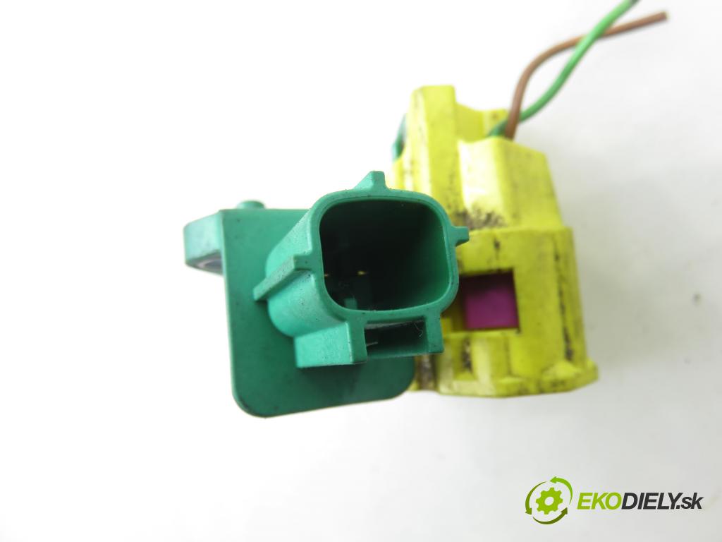 VW GOLF V (1K1) HB 2005 77,00 1.9 TDI - BXE 1896,00 snímač nárazu 1K0909606 ; 5WK43273 (Snímač nárazu)