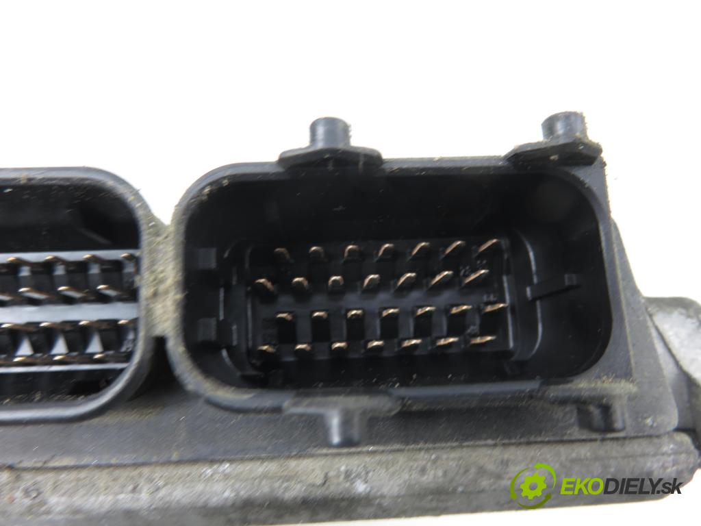 VW BORA (1J2) SEDAN 2000 66,00 1.9 TDI - AGR 1896,00 Riadiaca jednotka Motor 038906018BL ; 0281001845