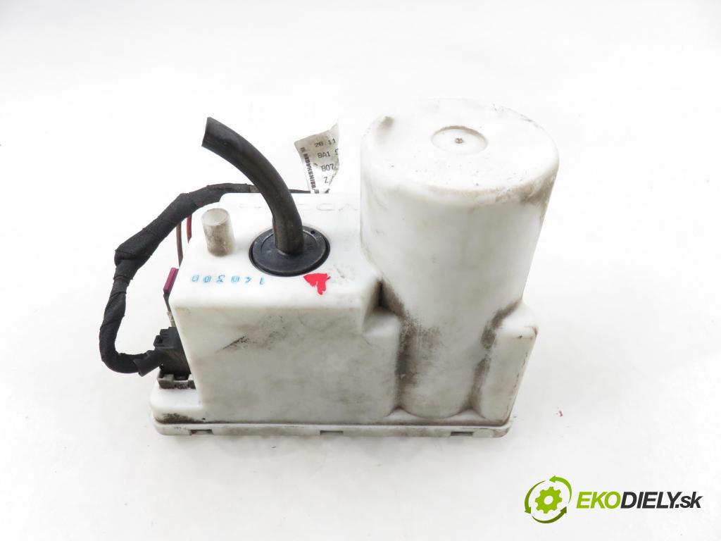 AUDI 80 (8C, B4) SEDAN 1992 66,00 1.9 TDI - 1Z 1896,00 motorek zámku centrálního 4A0862257H