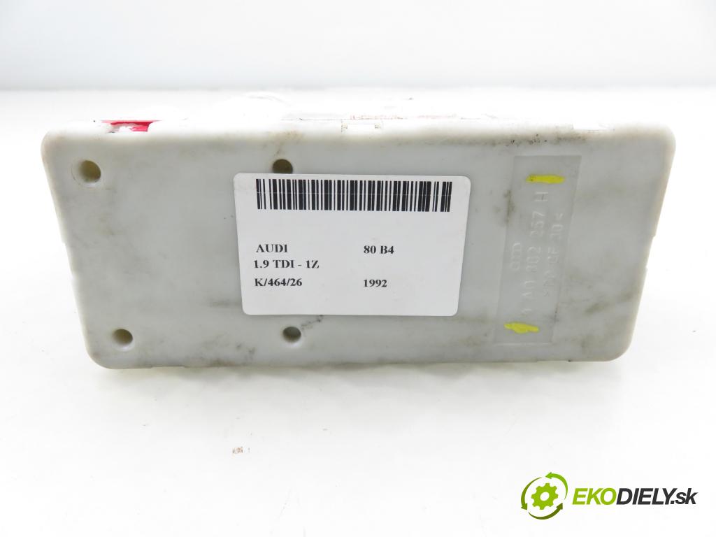 AUDI 80 (8C, B4) SEDAN 1992 66,00 1.9 TDI - 1Z 1896,00 motorek zámku centrálního 4A0862257H