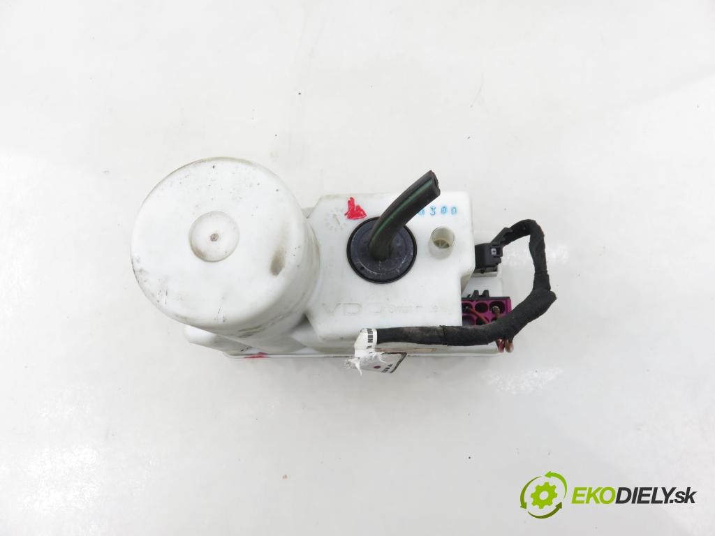 AUDI 80 (8C, B4) SEDAN 1992 66,00 1.9 TDI - 1Z 1896,00 motorek zámku centrálního 4A0862257H