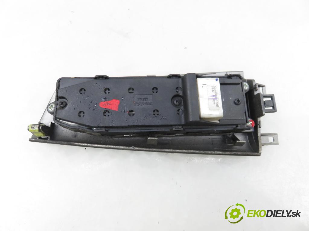 TOYOTA COROLLA kombi (_E12_) KOMBI 2004 66,00 2.0 D-4D (CDE120_) - 1CD-FTV 1995,00 Panel ovládania okien 8480202251