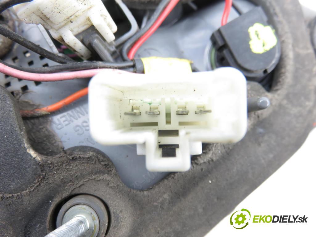 HYUNDAI i40 CW (VF) KOMBI 2012 100,00 1.7 CRDi 136 - D4FD 1685,00 světlo levé zadní kufr 924033Z000