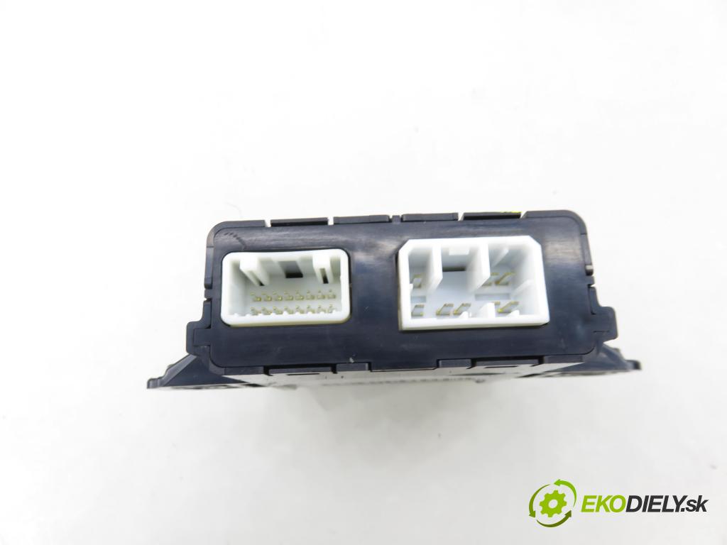 HYUNDAI i40 CW (VF) KOMBI 2012 100,00 1.7 CRDi 136 - D4FD 1685,00 Riadiaca jednotka svetlá 921703Z000