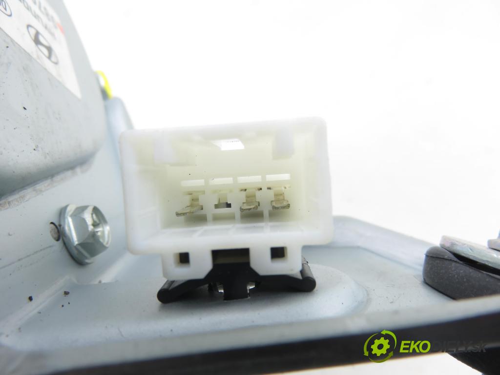 HYUNDAI i40 CW (VF) KOMBI 2012 100,00 1.7 CRDi 136 - D4FD 1685,00 Motorček stierače zadné 987003Z000