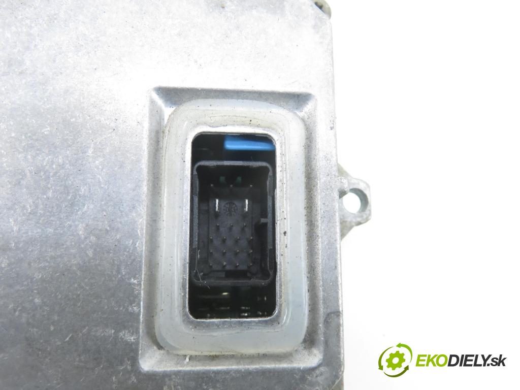 AUDI A3 (8P1) HB 2003 77,00 1.9 TDI PD 105 - BKC 1896,00 Menič xenonová 1307329066