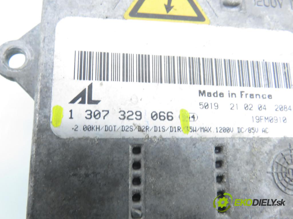 AUDI A3 (8P1) HB 2003 77,00 1.9 TDI PD 105 - BKC 1896,00 Menič xenonová 1307329066