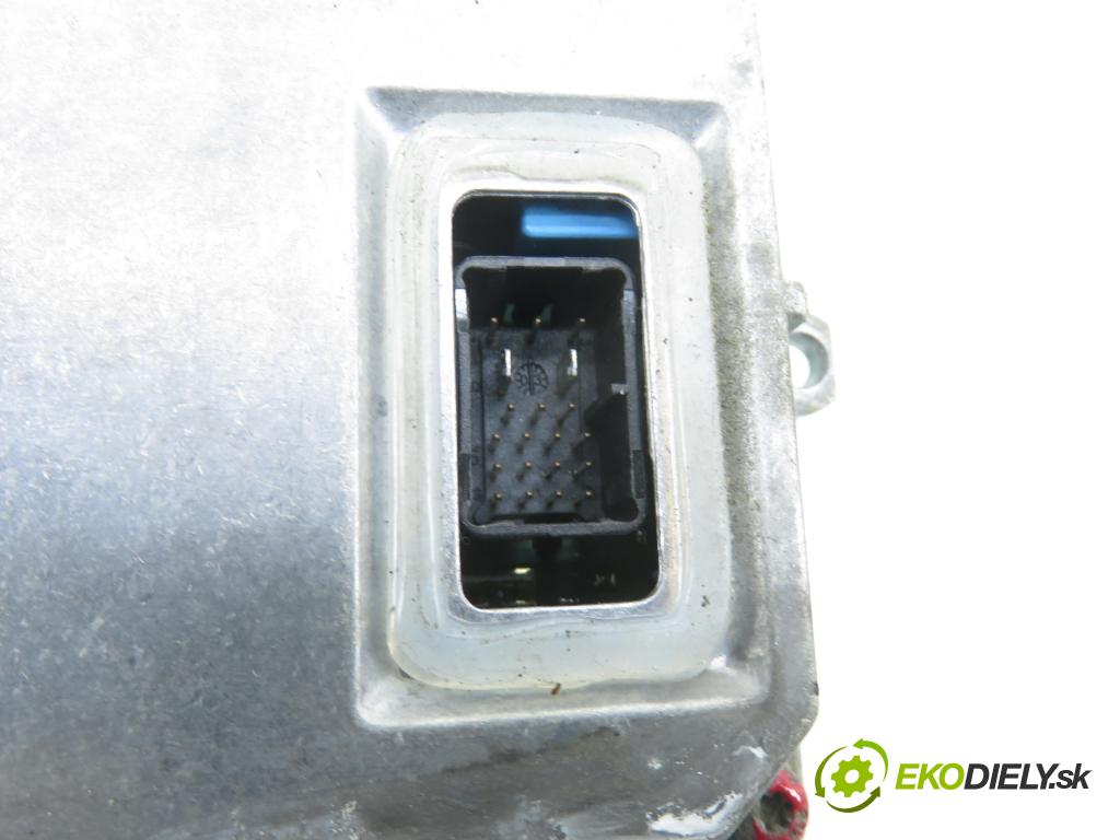 AUDI A3 (8P1) HB 2003 77,00 1.9 TDI PD 105 - BKC 1896,00 Menič xenonová 1307329066