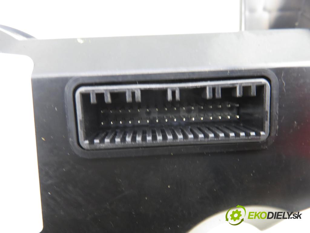 HYUNDAI i40 CW (VF) KOMBI 2012 100,00 1.7 CRDi 136 - D4FD 1685,00 Panel kúrenia KLIMATRONIK 972503Z660