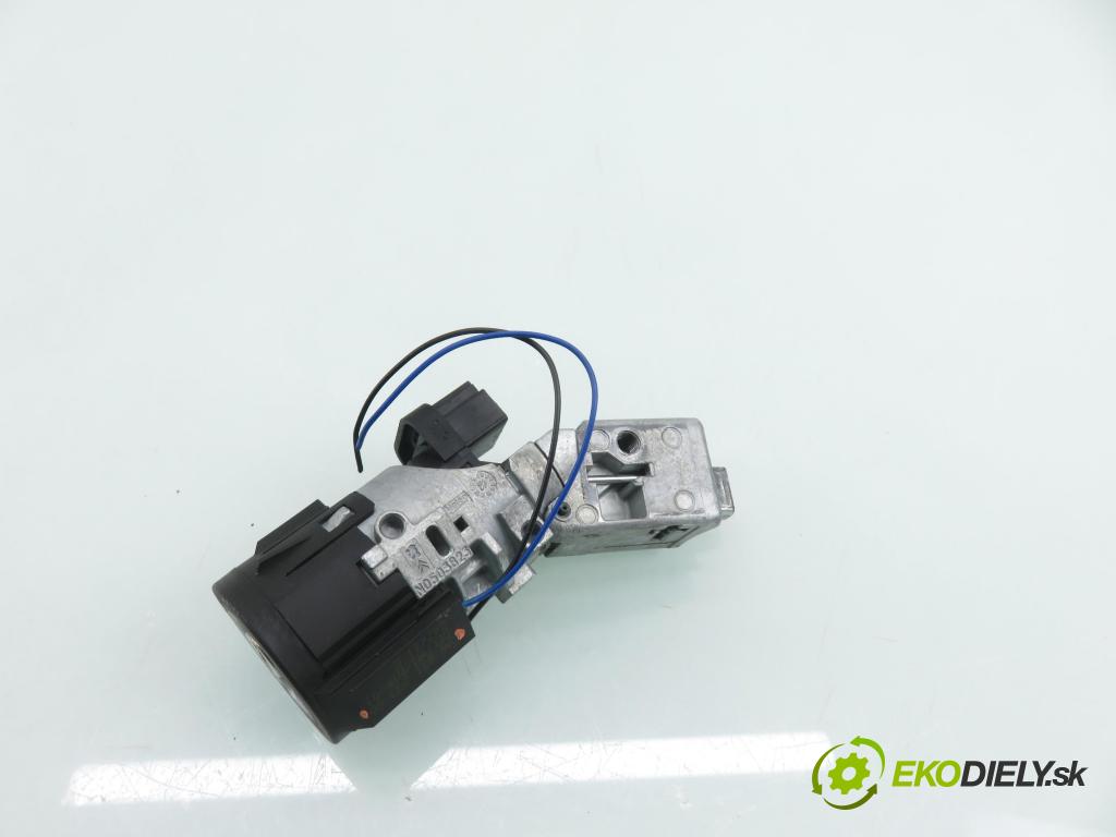 PEUGEOT 508 SW I (8E_) KOMBI 2011 115,00 1.6 THP - 5FV (EP6CDT) 1598,00 spinačka N0502455 ; 9663123380 (Spínacia skrinka)