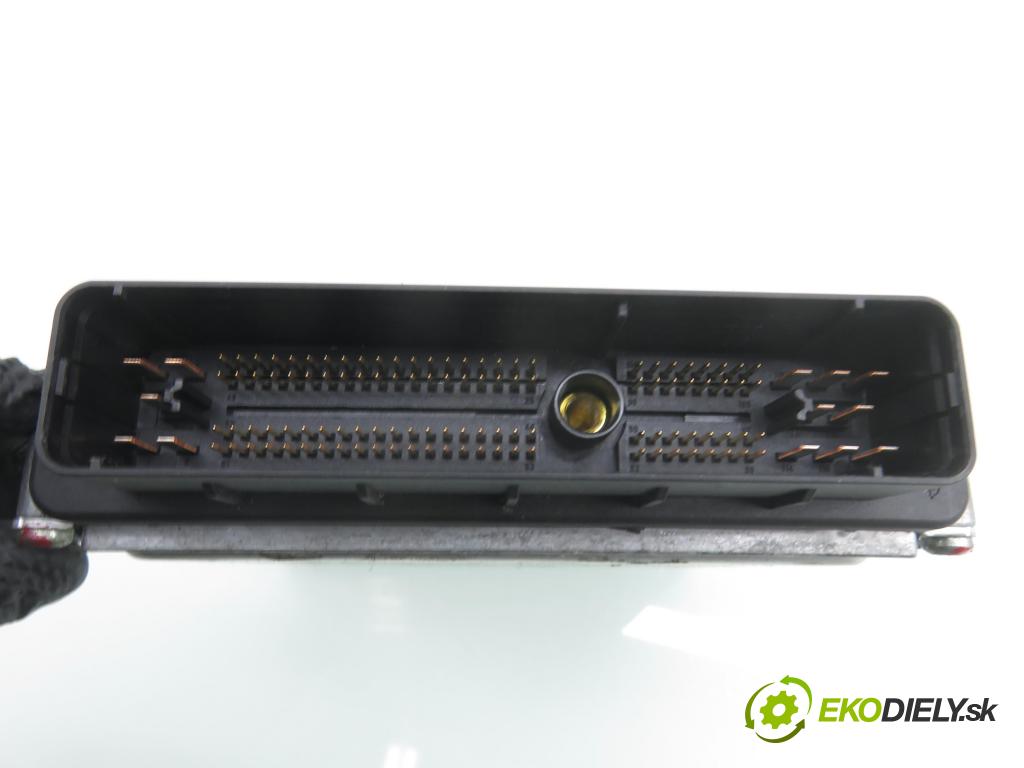 FORD FOCUS Turnier (DNW) KOMBI 2003 85,00 1.8 TDCi - F9DB 1753,00 Riadiaca jednotka Motor 2M5A12A650PD ; R0411C004E ; 12220510