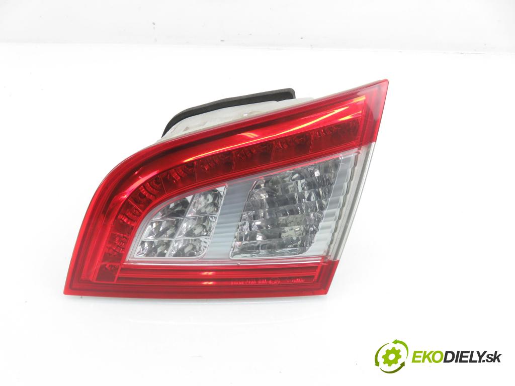 PEUGEOT 508 SW I (8E_) KOMBI 2011 115,00 1.6 THP - 5FV (EP6CDT) 1598,00 světlo pravé zadní kufr