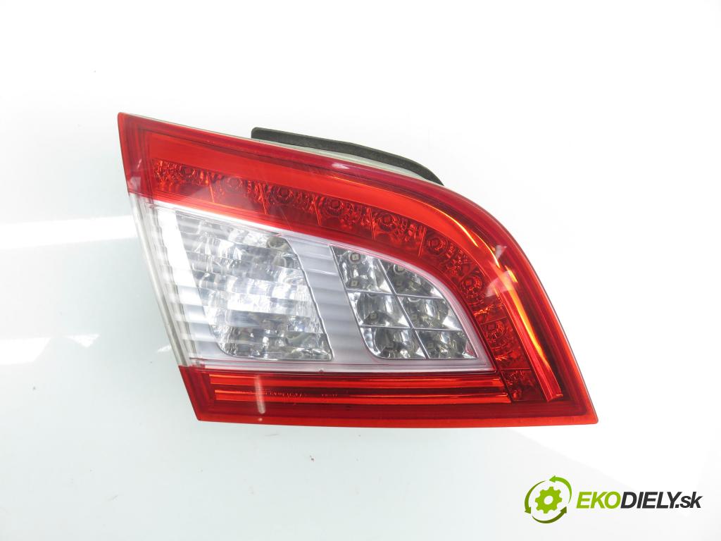 PEUGEOT 508 SW I (8E_) KOMBI 2011 115,00 1.6 THP - 5FV (EP6CDT) 1598,00 světlo levé zadní kufr 