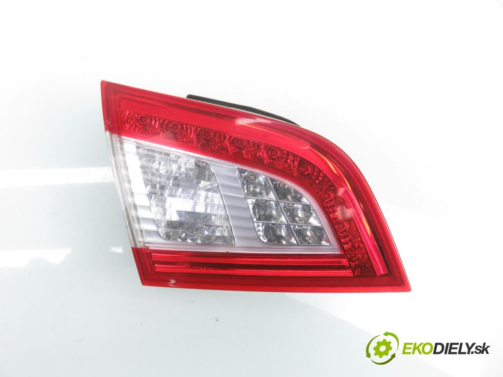 PEUGEOT 508 SW I (8E_) KOMBI 2011 115,00 1.6 THP - 5FV (EP6CDT) 1598,00 světlo levé zadní kufr