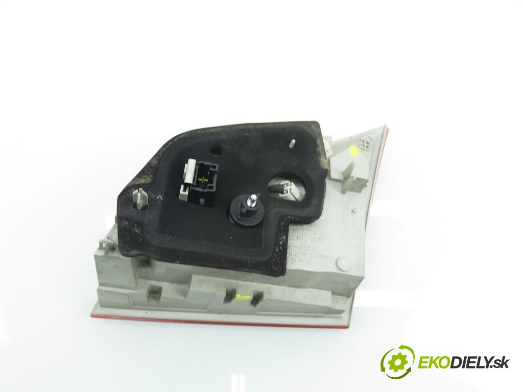 PEUGEOT 508 SW I (8E_) KOMBI 2011 115,00 1.6 THP - 5FV (EP6CDT) 1598,00 světlo levé zadní kufr