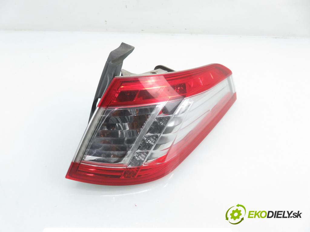 PEUGEOT 508 SW I (8E_) KOMBI 2011 115,00 1.6 THP - 5FV (EP6CDT) 1598,00 Svetlo pravé zadné