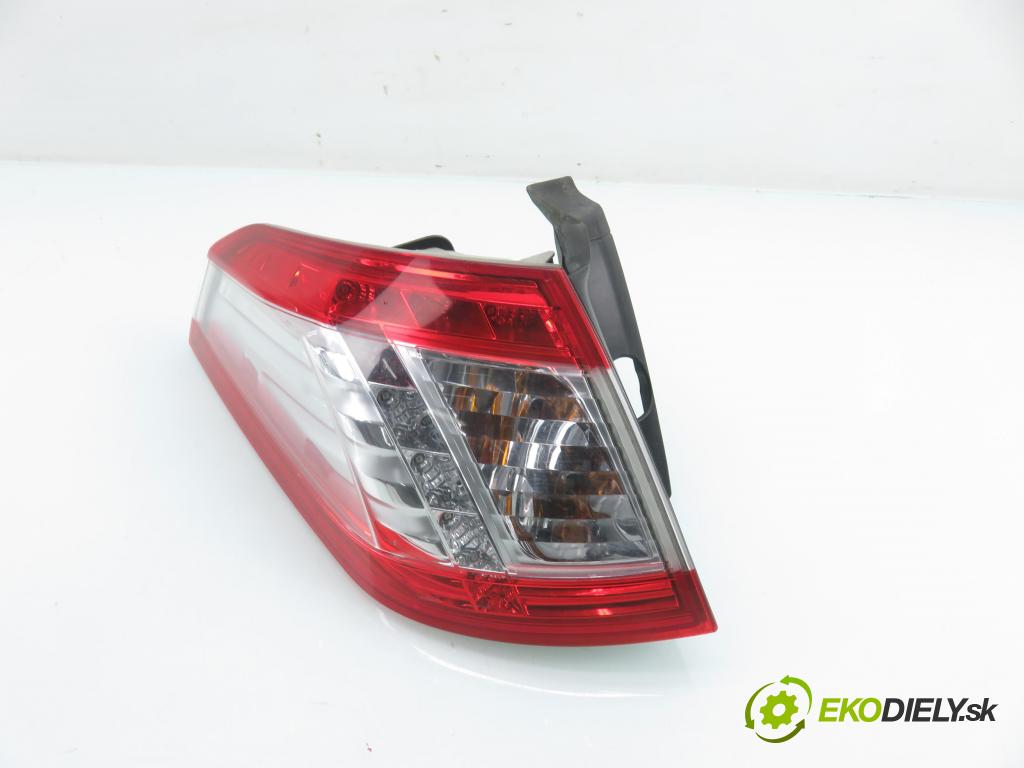 PEUGEOT 508 SW I (8E_) KOMBI 2011 115,00 1.6 THP - 5FV (EP6CDT) 1598,00 Svetlo ľavé zadné