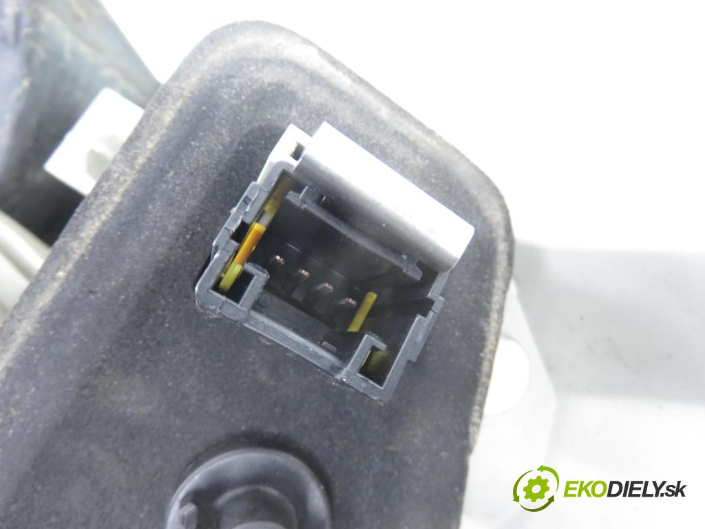 PEUGEOT 508 SW I (8E_) KOMBI 2011 115,00 1.6 THP - 5FV (EP6CDT) 1598,00 Svetlo ľavé zadné