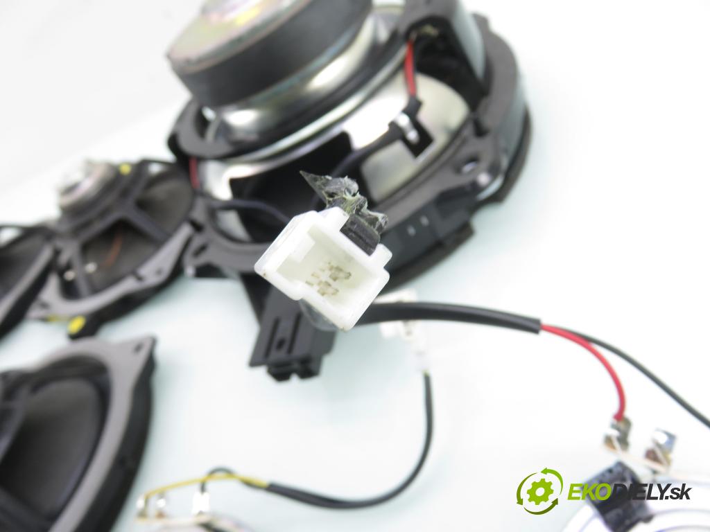 HYUNDAI i40 CW (VF) KOMBI 2012 100,00 1.7 CRDi 136 - D4FD 1685,00 reproduktor Dvere 963803Z050 ; 963303Z050