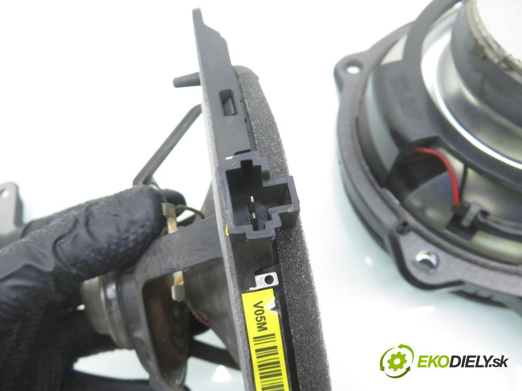 HYUNDAI i40 CW (VF) KOMBI 2012 100,00 1.7 CRDi 136 - D4FD 1685,00 reproduktor Dvere 963803Z050 ; 963303Z050