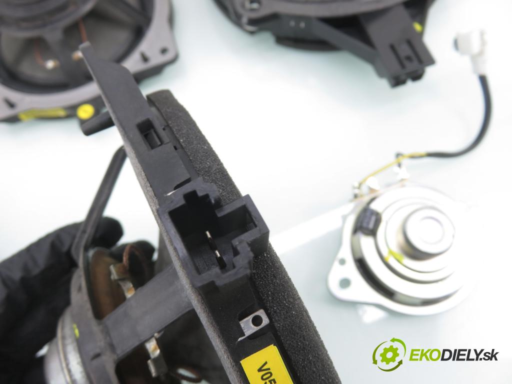 HYUNDAI i40 CW (VF) KOMBI 2012 100,00 1.7 CRDi 136 - D4FD 1685,00 reproduktor Dvere 963803Z050 ; 963303Z050