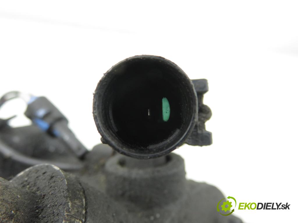 MITSUBISHI OUTLANDER II (CW_W) SUV 2008 125,00 2.4 MIVEC 4WD (CW5W) - 4B12 2360,00 KOMPRESOR: klimatizácie 7813A068 (Kompresor klimatizácie)