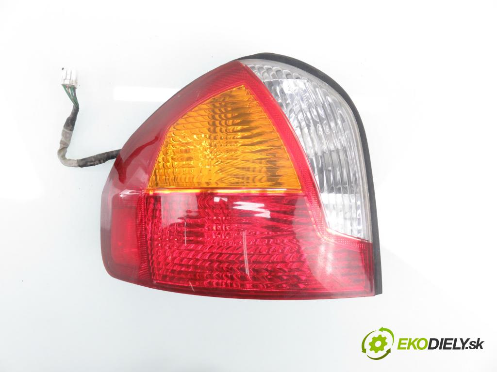 HYUNDAI SANTA FÉ I (SM) SUV 2004 127,00 2.7 V6 4x4 - G6BA 2656,00 světlo levé zadní 