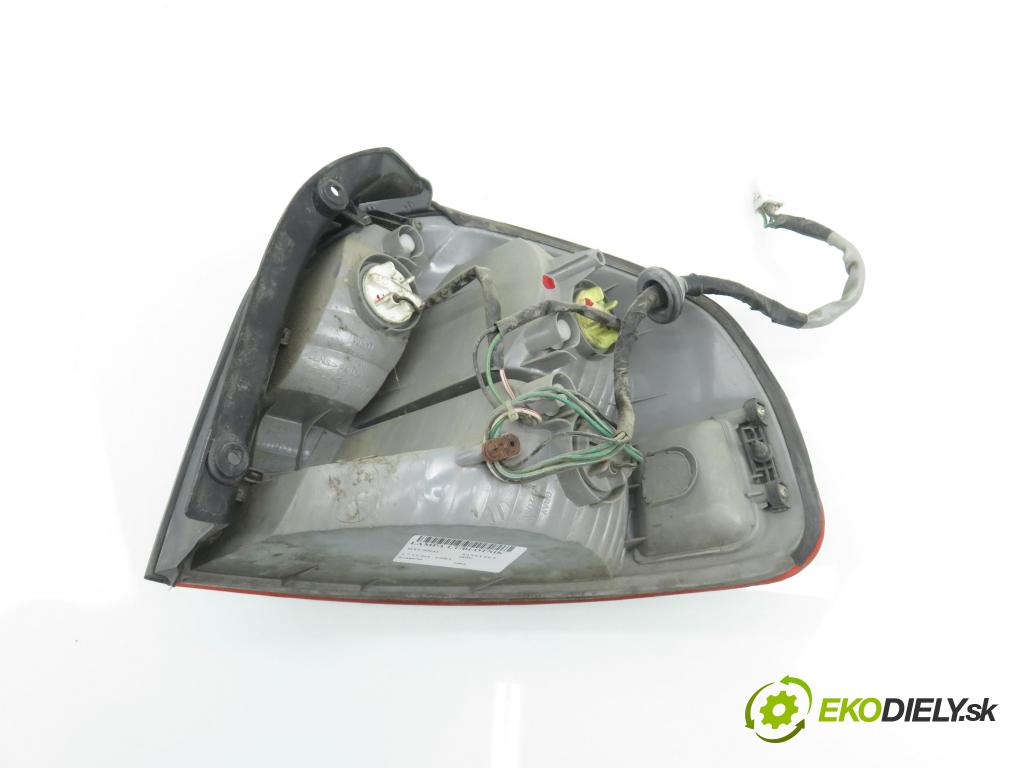 HYUNDAI SANTA FÉ I (SM) SUV 2004 127,00 2.7 V6 4x4 - G6BA 2656,00 Svetlo ľavé zadné