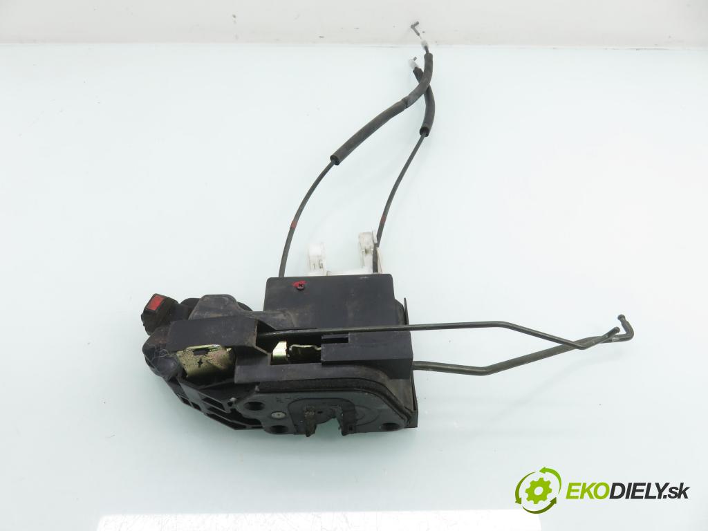 HYUNDAI SANTA FÉ I (SM) SUV 2004 127,00 2.7 V6 4x4 - G6BA 2656,00 zámok