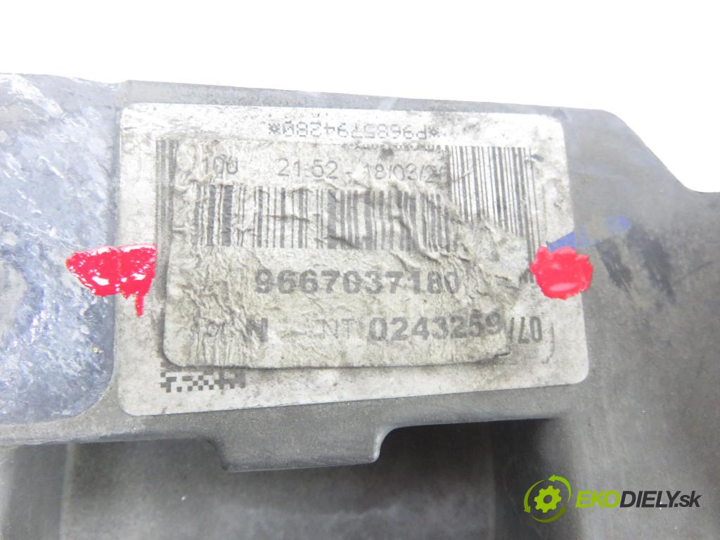 PEUGEOT 508 SW I (8E_) KOMBI 2011 115,00 1.6 THP - 5FV (EP6CDT) 1598,00 Držiak predný 9667037180