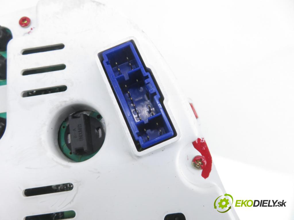 HYUNDAI SANTA FÉ I (SM) SUV 2004 127,00 2.7 V6 4x4 - G6BA 2656,00 prístrojovka elektrický 9400326131