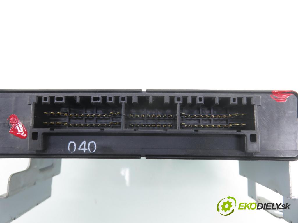 HYUNDAI SANTA FÉ I (SM) SUV 2004 127,00 2.7 V6 4x4 - G6BA 2656,00 řídící jednotka převodovky 9544039620