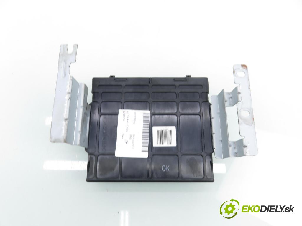 HYUNDAI SANTA FÉ I (SM) SUV 2004 127,00 2.7 V6 4x4 - G6BA 2656,00 řídící jednotka převodovky 9544039620