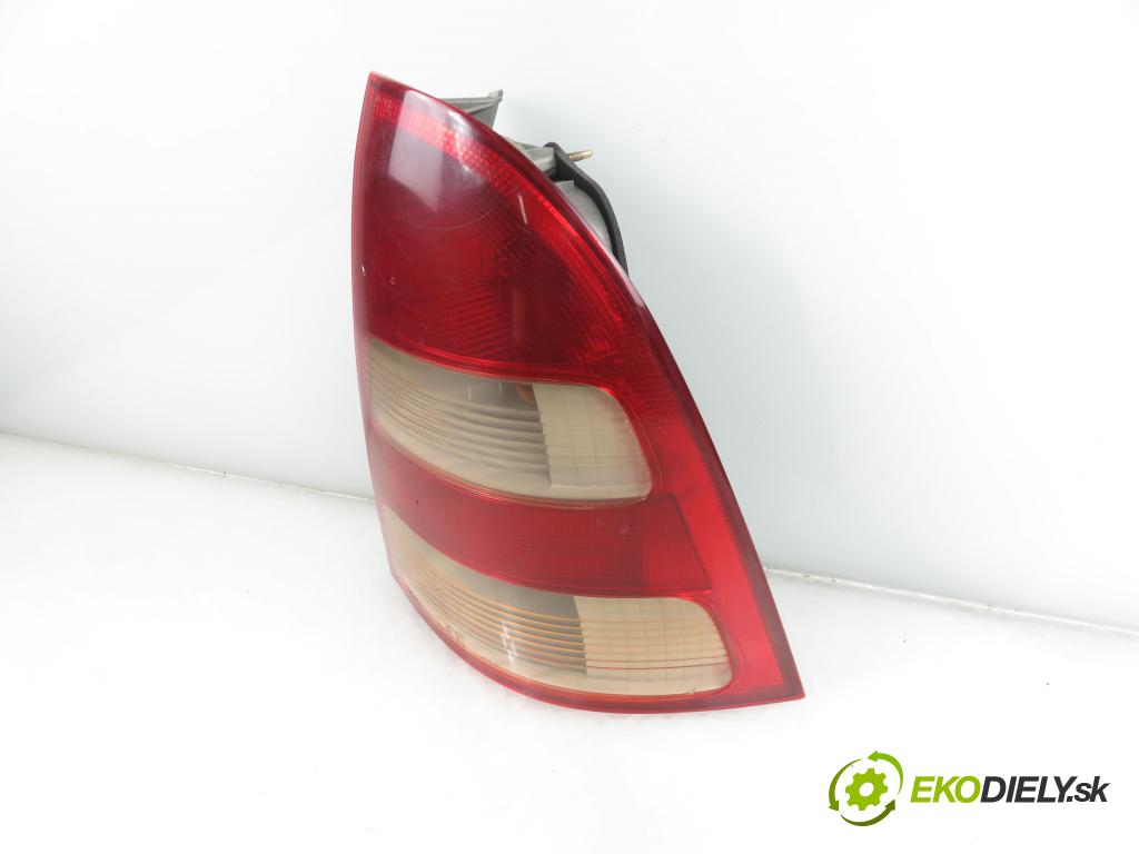 TOYOTA COROLLA kombi (_E12_) KOMBI 2004 66,00 2.0 D-4D (CDE120_) - 1CD-FTV 1995,00 Svetlo pravé zadné