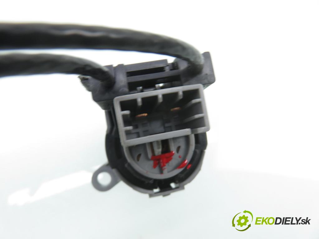 FORD FOCUS Turnier (DNW) KOMBI 2003 85,00 1.8 TDCi - F9DB 1753,00 lanko panel topení 2M5111503AA ; 2M5111504AA