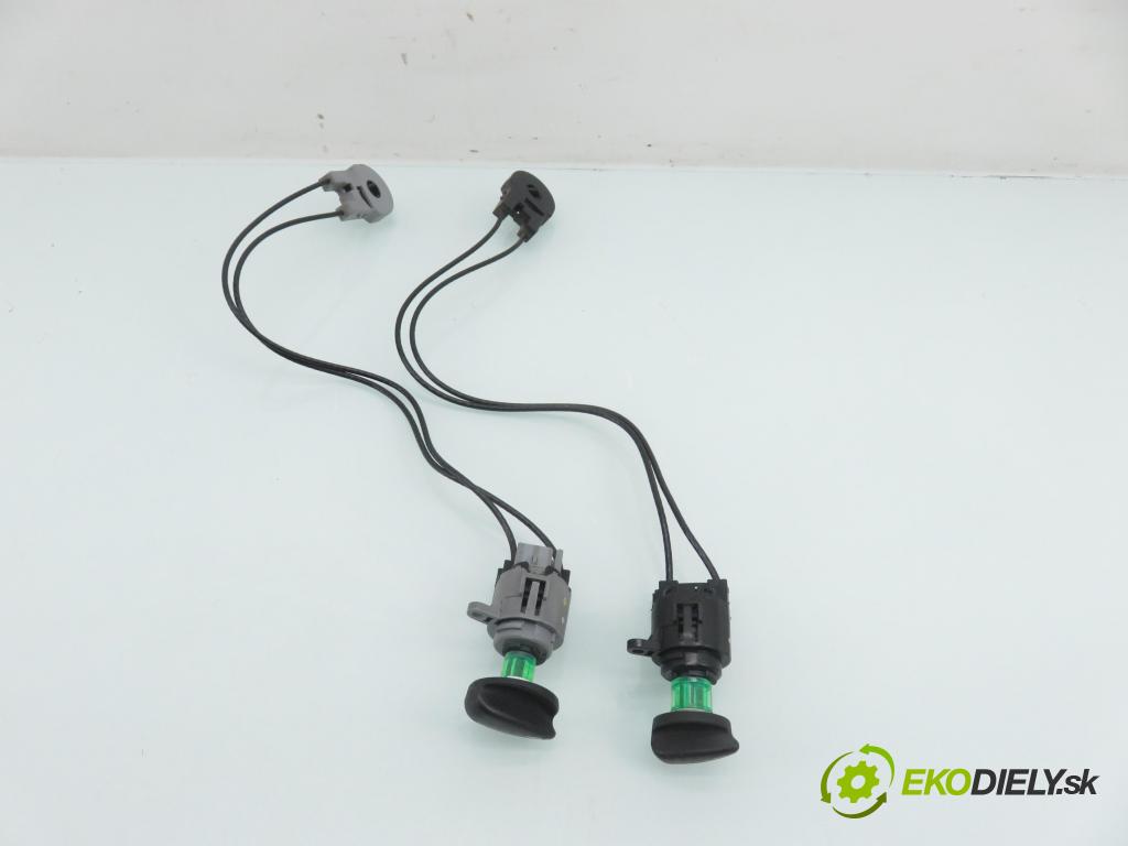 FORD FOCUS Turnier (DNW) KOMBI 2003 85,00 1.8 TDCi - F9DB 1753,00 lanko panel topení 2M5111503AA ; 2M5111504AA