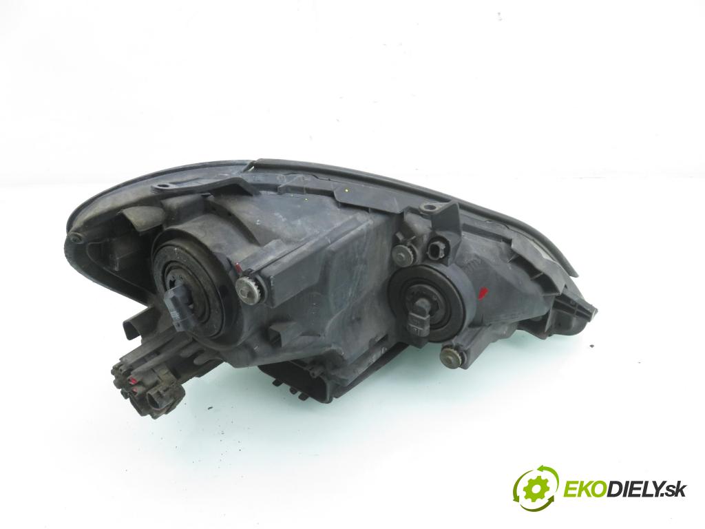 TOYOTA AVENSIS VERSO (_M2_) MINIVAN 2003 85,00 2.0 D (CLM20_) - 1CD-FTV 1995,00 Svetlo LP