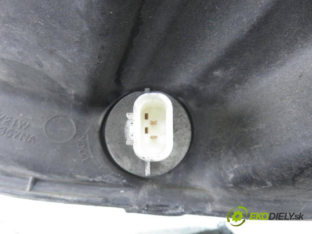 KIA SORENTO I (JC) SUV 2004 103,00 2.5 CRDi 140 - D4CB 2497,00 Svetlo PP 