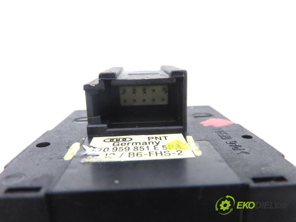 AUDI A3 (8P1) HB 2003 77,00 1.9 TDI PD 105 - BKC 1896,00 Panel ovládaní oken 8Z0959851E