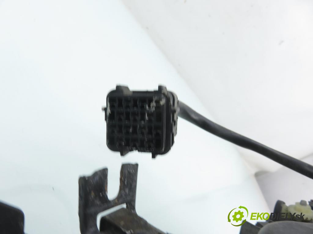 FORD MONDEO III (B5Y) LIFTBACK 2007 96,00 2.0 TDCi - FMBA 1998,00 Svetlo LP 1S7113006UF