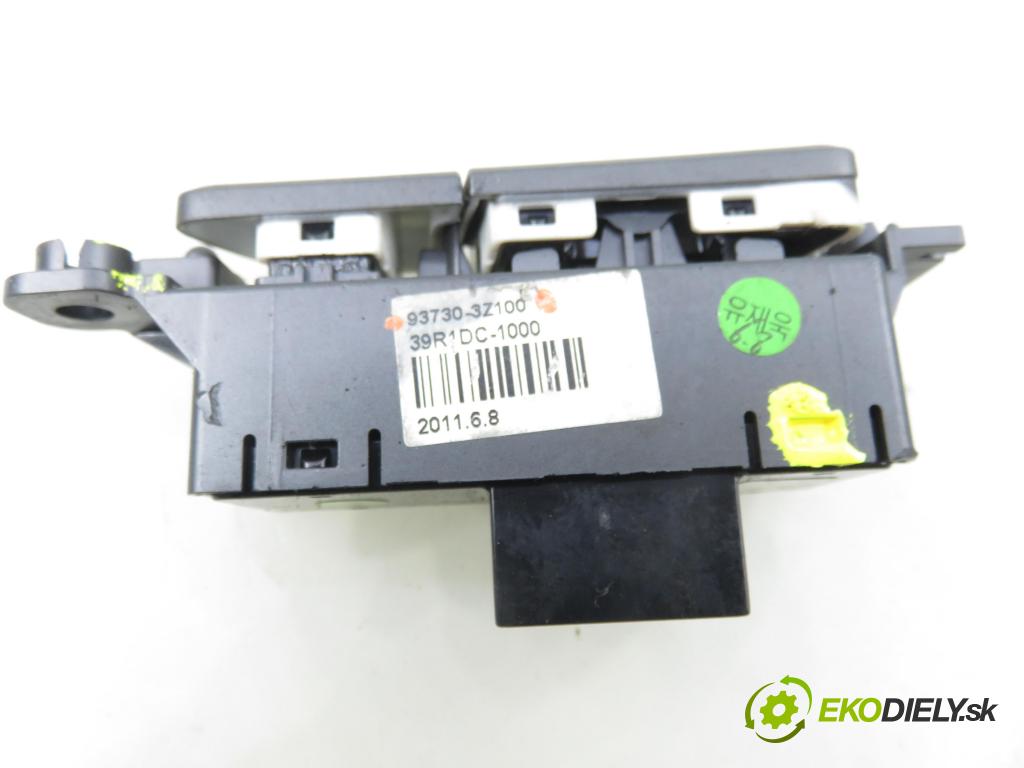 HYUNDAI i40 CW (VF) KOMBI 2012 100,00 1.7 CRDi 136 - D4FD 1685,00 prepínač vyhrievania sedačky 937303Z100 ; 937303Z150
