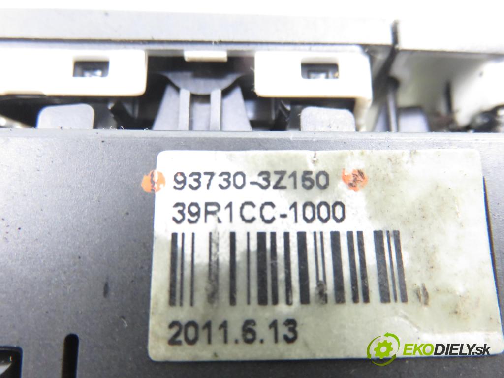 HYUNDAI i40 CW (VF) KOMBI 2012 100,00 1.7 CRDi 136 - D4FD 1685,00 prepínač vyhrievania sedačky 937303Z100 ; 937303Z150