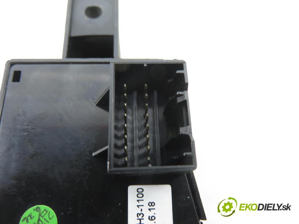 HYUNDAI i40 CW (VF) KOMBI 2012 100,00 1.7 CRDi 136 - D4FD 1685,00 vypínač brzdy MANUÁLNY: 937663Z080