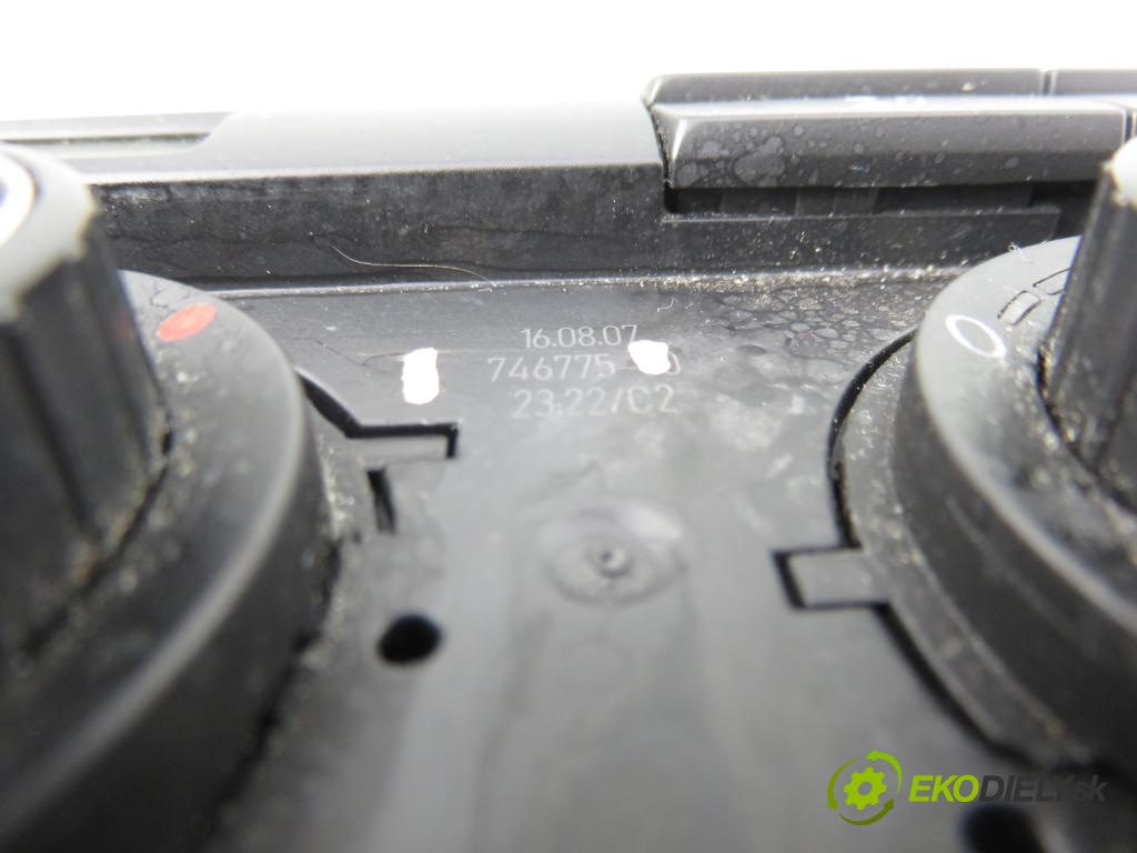 VW PASSAT B6 Variant (3C5) KOMBI 2006 103,00 2.0 TDI 16V - BKP 1968,00 Panel kúrenia KLIMATRONIK 746775